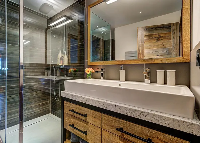 Peace And Шамоні