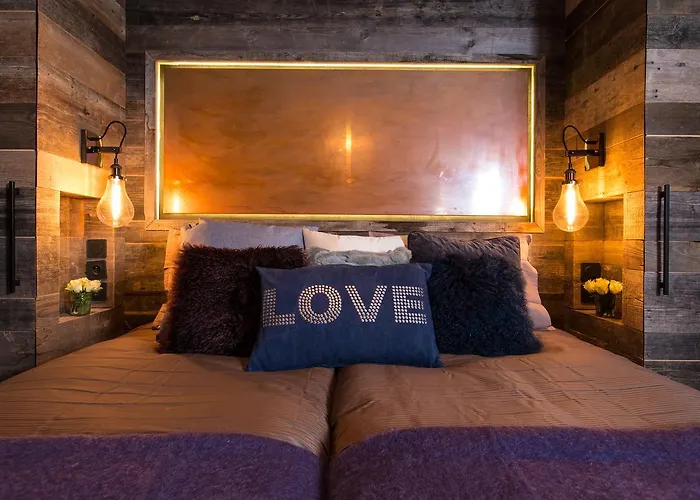 בקתה Peace And *